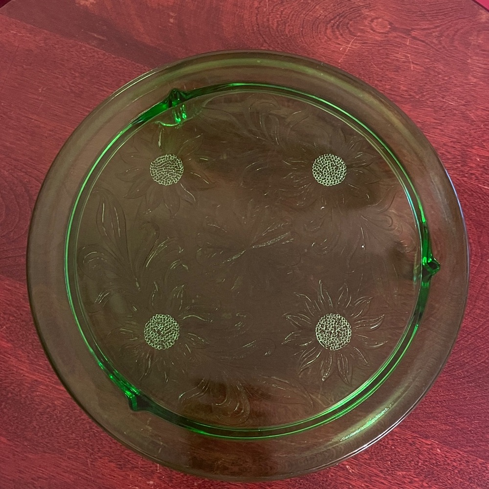 Vintage Jeanette sunflower cake plate - Picture 5 of 7